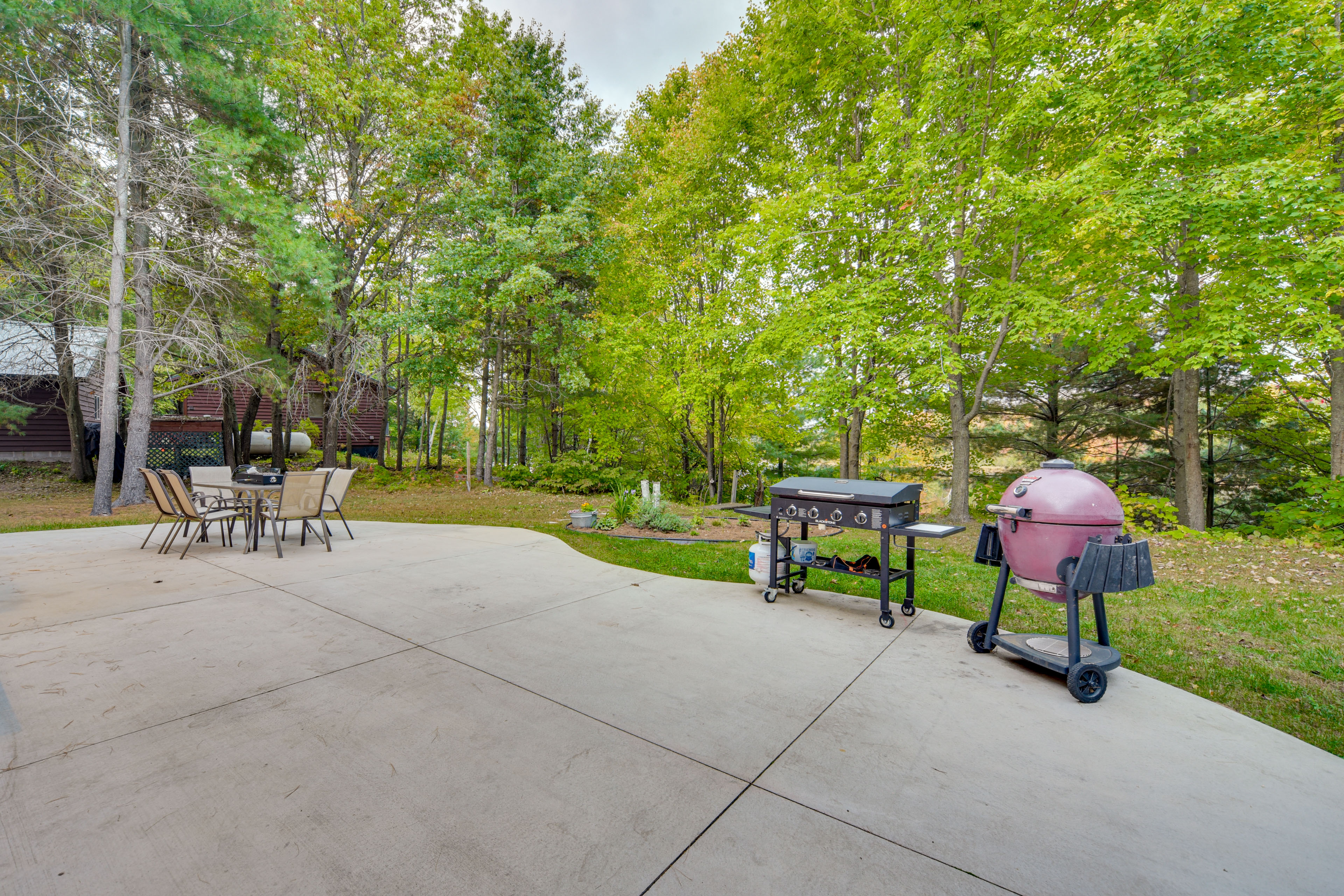 Waterfront Webster Cabin w/ Dock on Warner Lake!