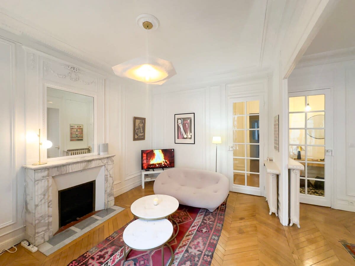 Property Image 1 - Chic Grenelle | 3 Bedroom Apartment in Paris