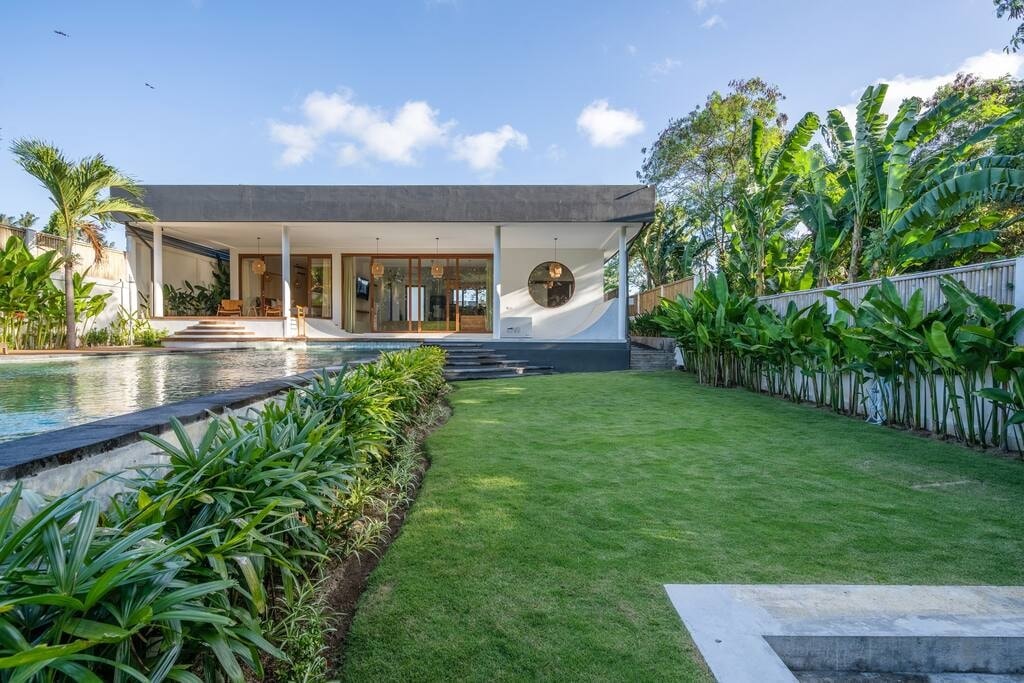 Property Image 2 - Infinity Pool Villa with Ice Bath and Skate Ramp