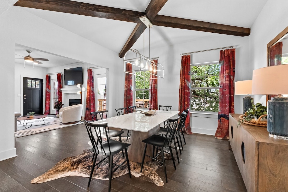 Open concept living / kitchen / ding area on the main level of the house.