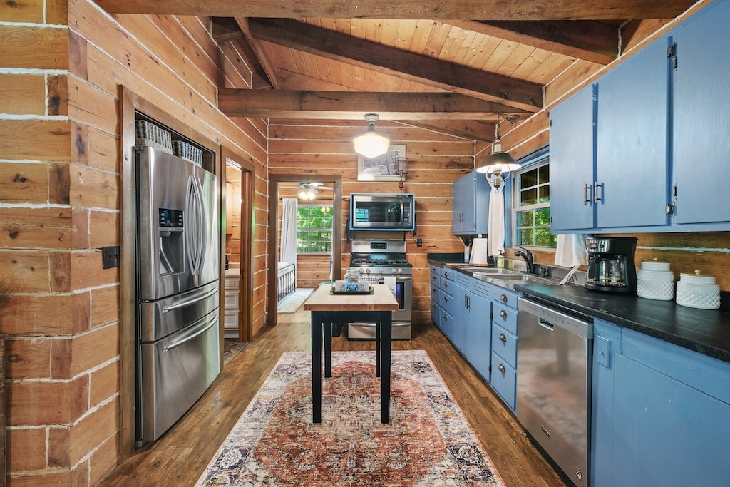 Just off the living room is our kitchen, fully equipped with everything you need to create your favorite home cooked meals!