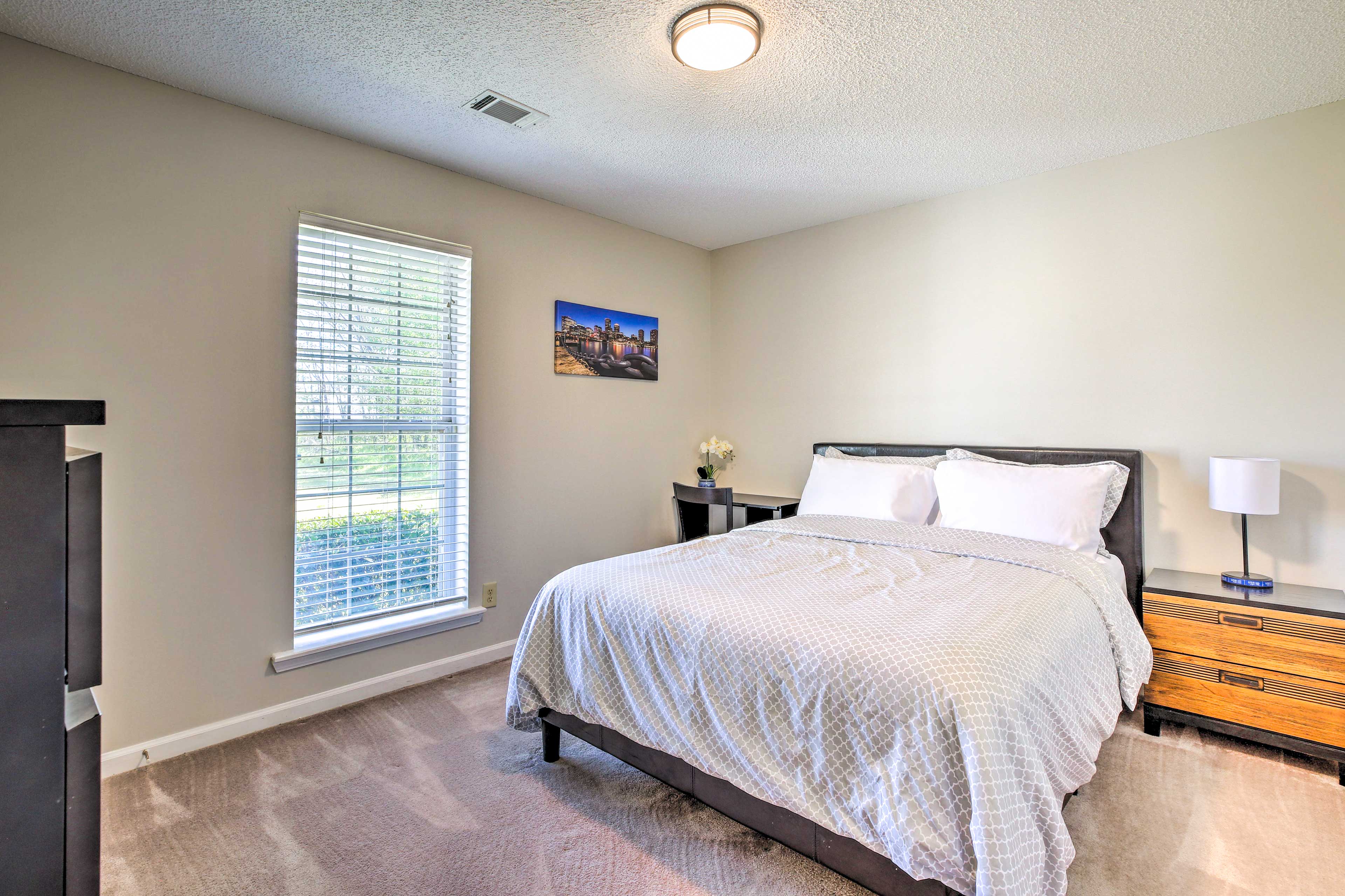 Lawrenceville Home: Close to Parks & Dining!