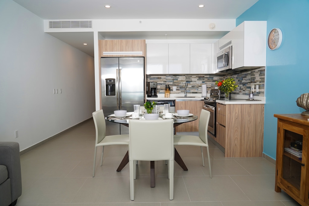 Kitchen & Dining Area