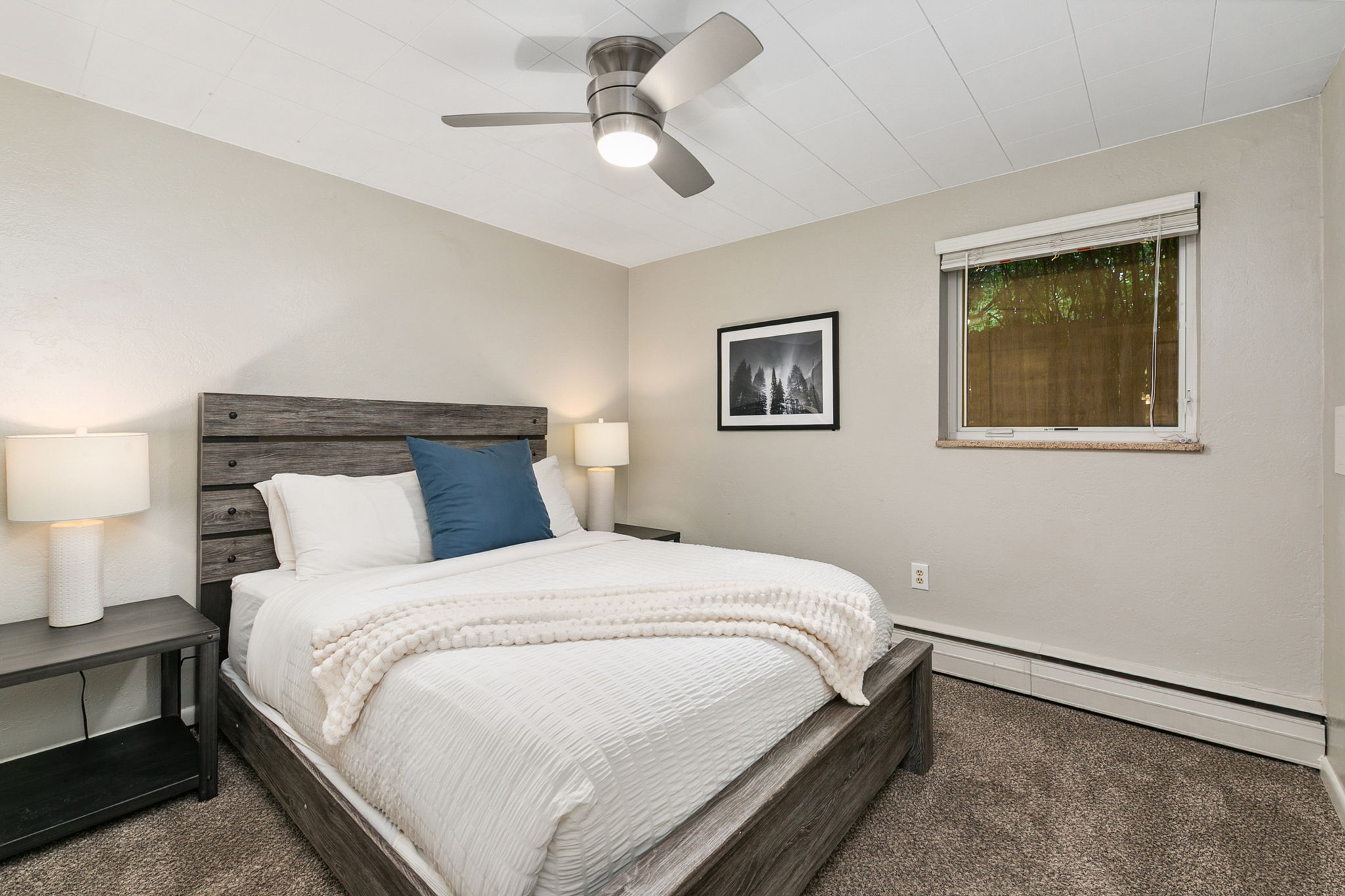 Bedroom 1 | Queen Bed