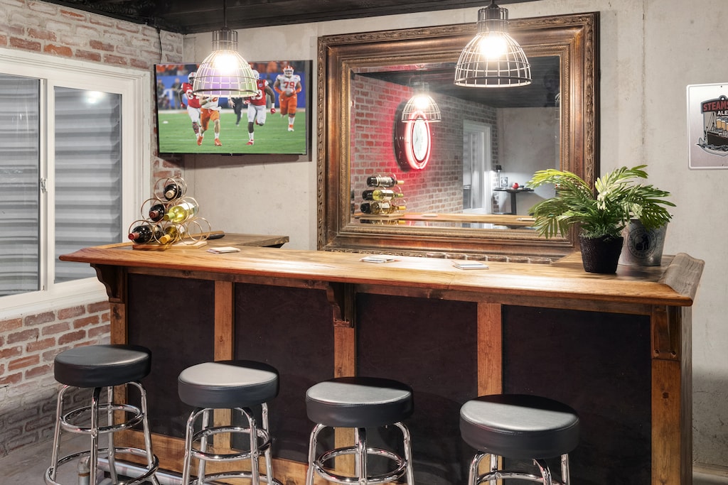 Coopers North Game Room | Handcrafted Bar with Smart TV