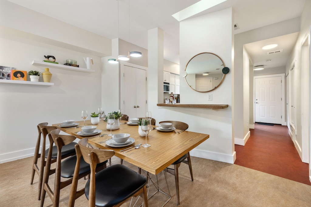 Dining Area | Seating for 6!