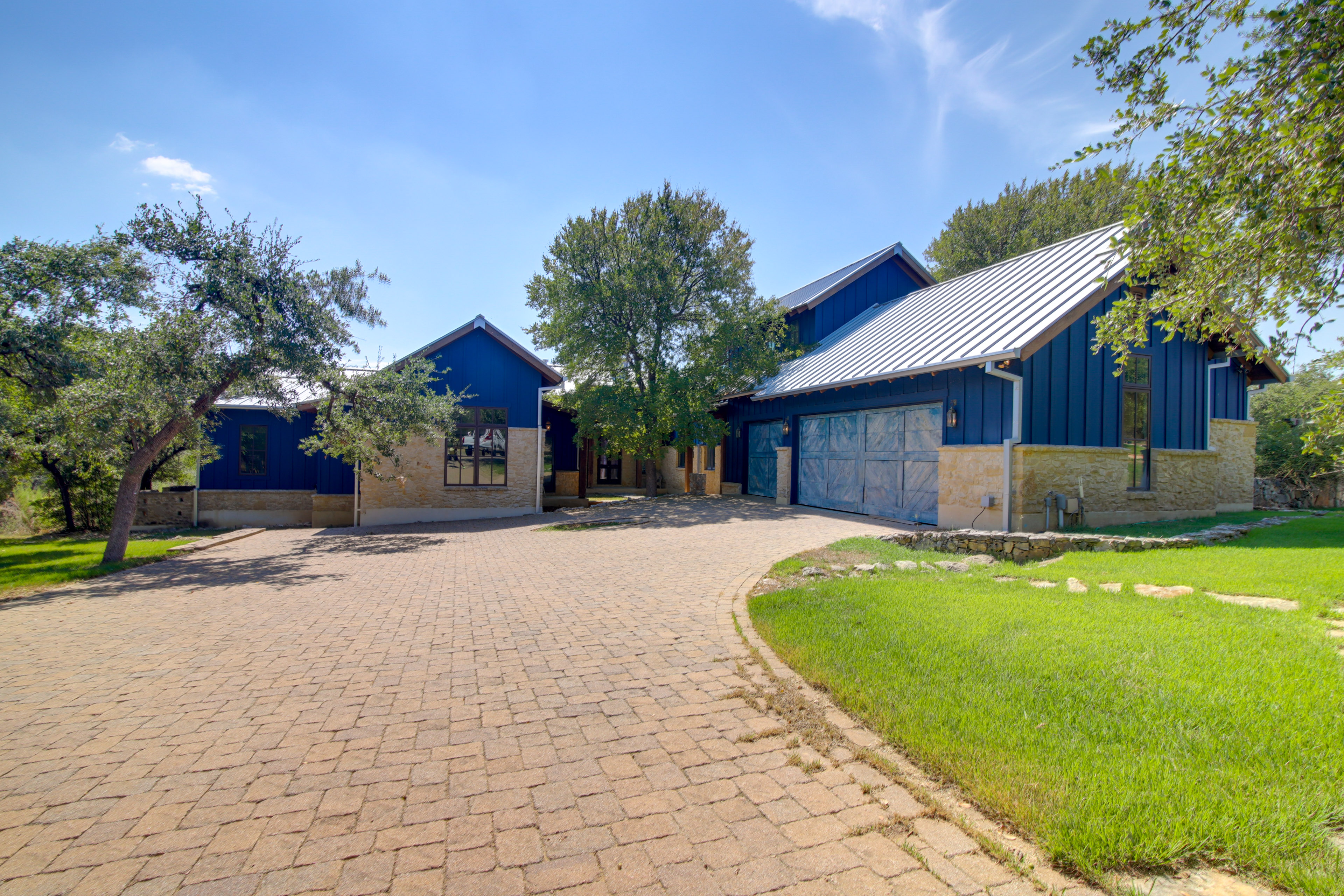 Property Image 1 - Sprawling Austin Estate w/ Pool & Fire Pit