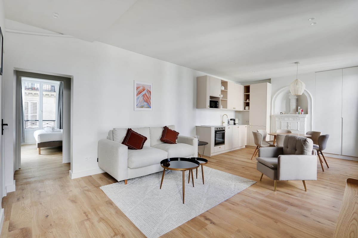 Property Image 1 - A Refined 2-BR/2BA in Opéra / Grands Boulevards