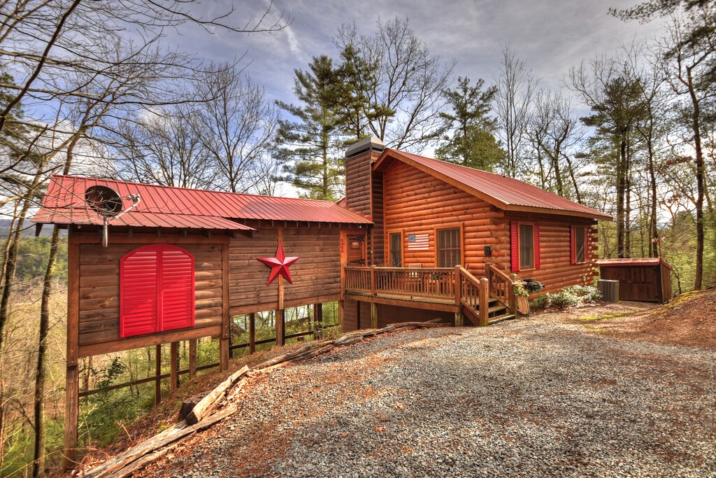 Anglers Rest- Driveway view