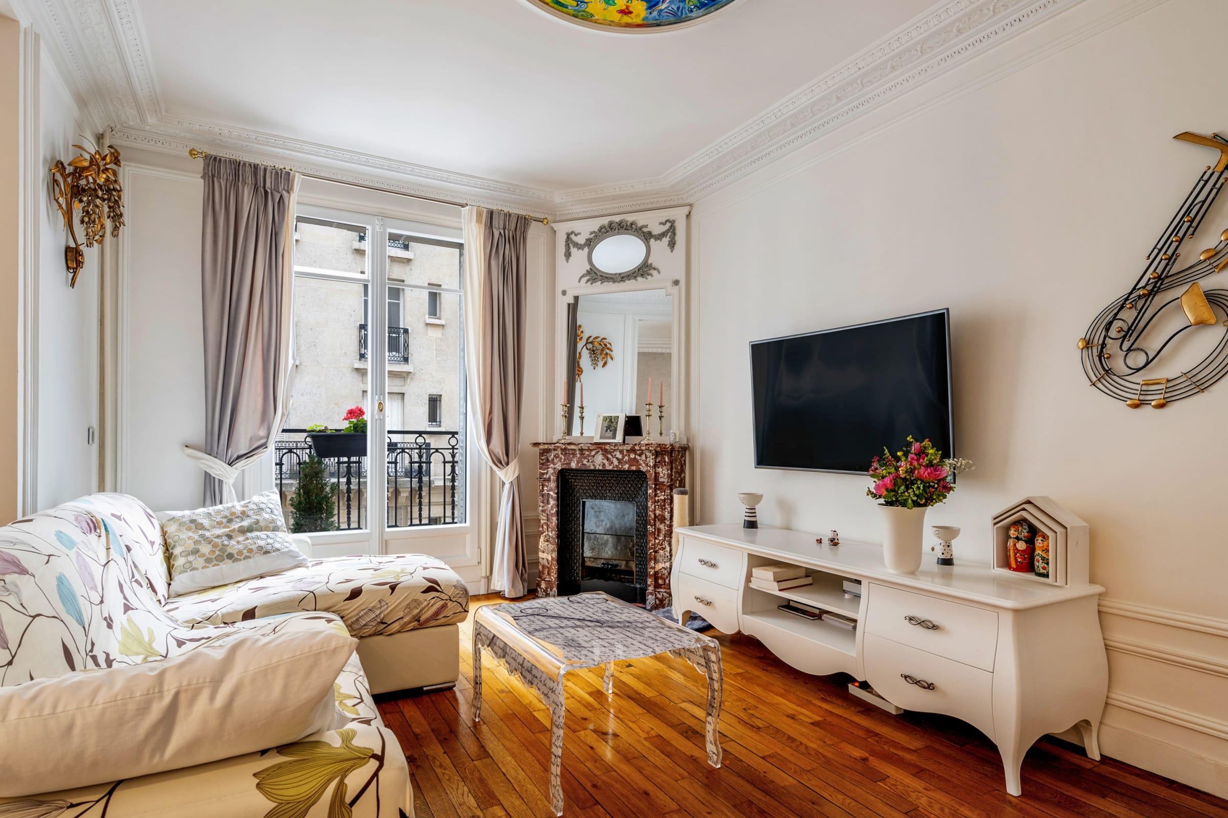 Property Image 2 - Charming flat in the 15th arrondissement of Paris