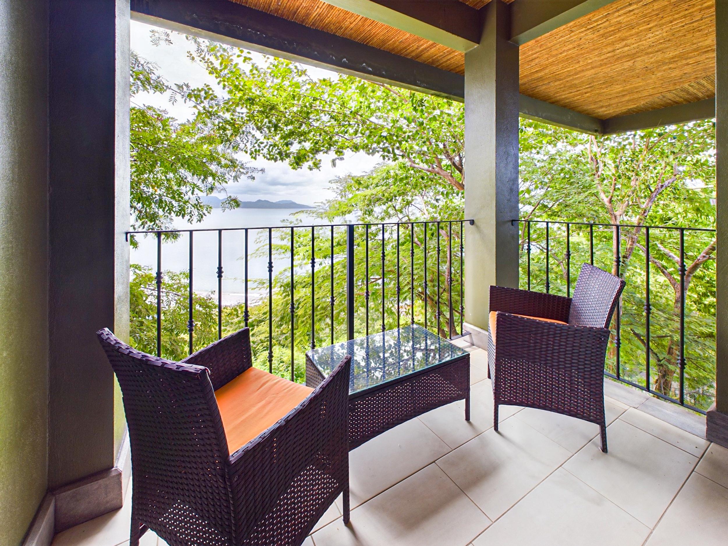 Property Image 1 - 360 Splendor 404-Ocean View Condo-Breakfast Included!