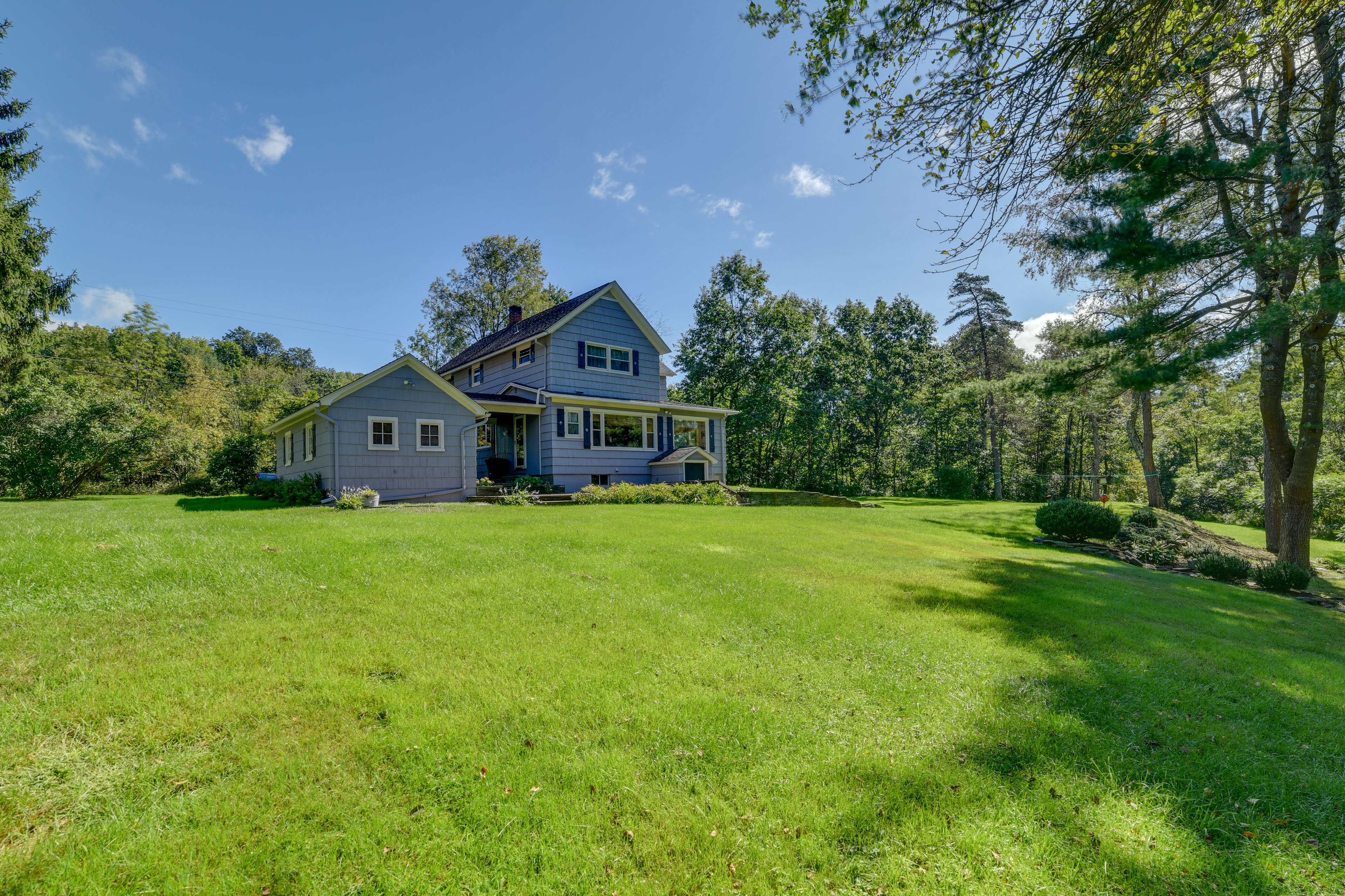 Rustic Bainbridge Retreat w/ Spacious Yard!