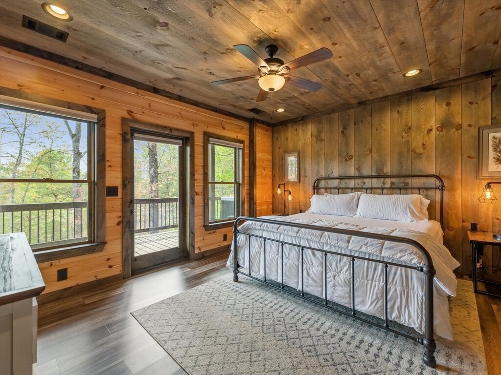 The Bird's Nest - Lower Level Guest King Bedroom