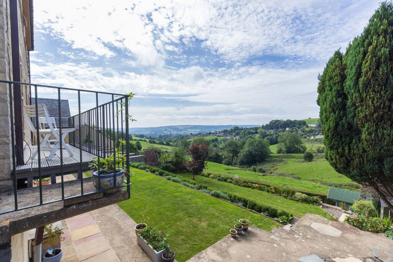 The Dormers | 5 BD Amazing Views of Stroud Valley!