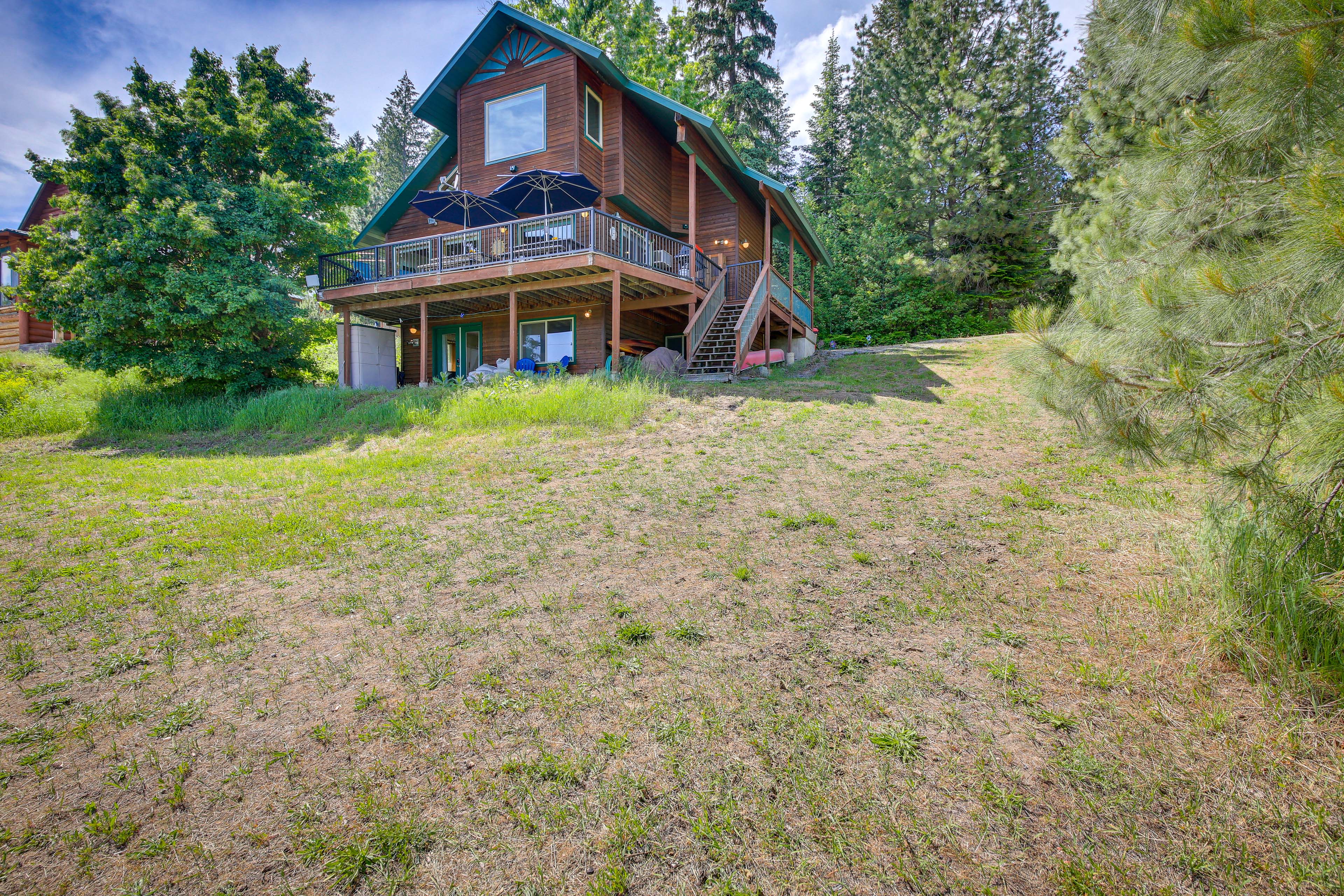 Property Image 2 - Pend Oreille Riverfront Cabin ~ 10 Mi to Newport!