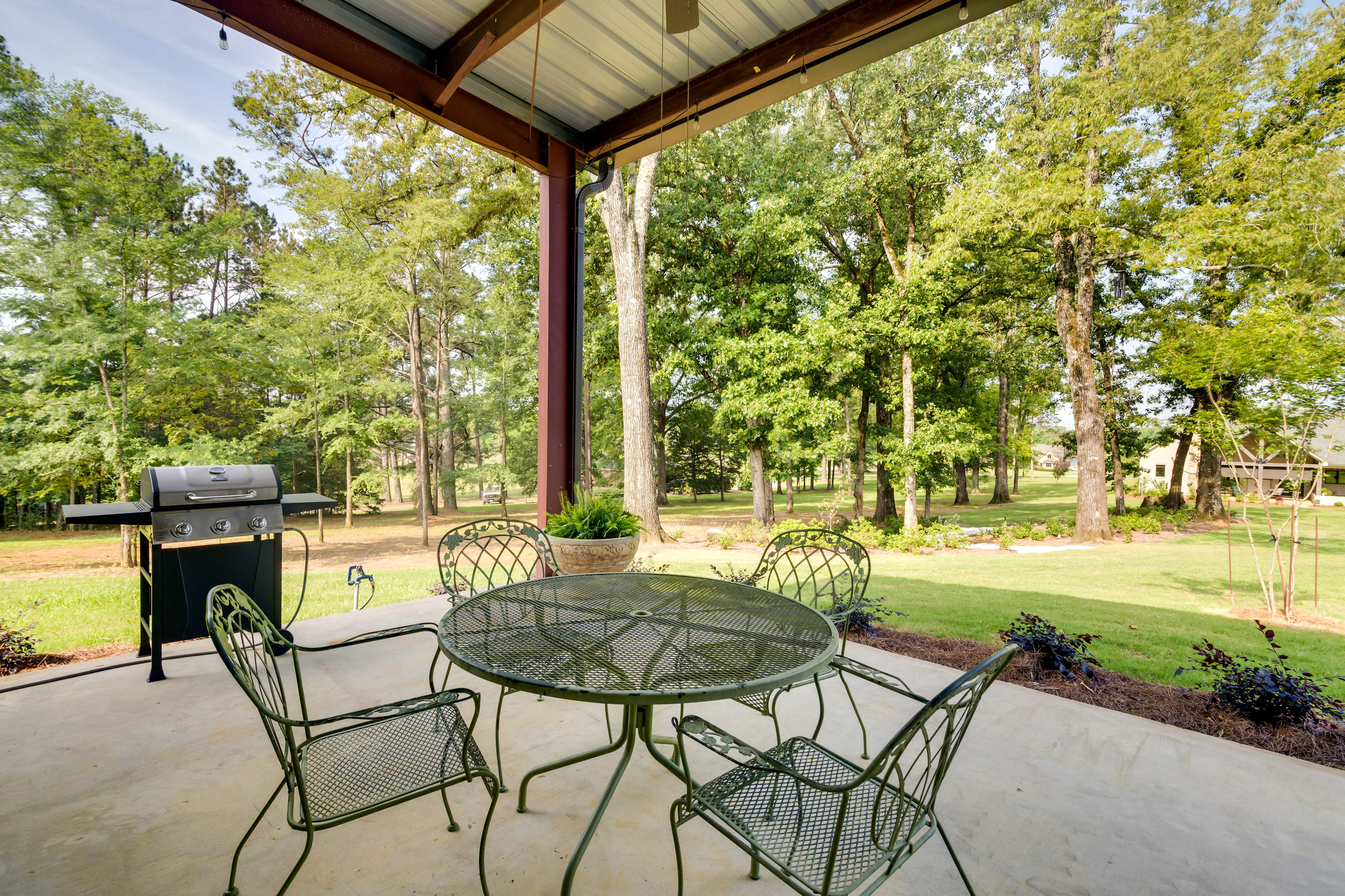 Property Image 2 - Charming Starkville Vacation Rental ~ 5 Mi to MSU!