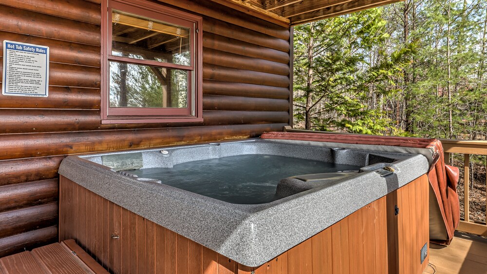 Above Expectations- Pet Friendly | Hot Tub | Outdoor Fire Pit
