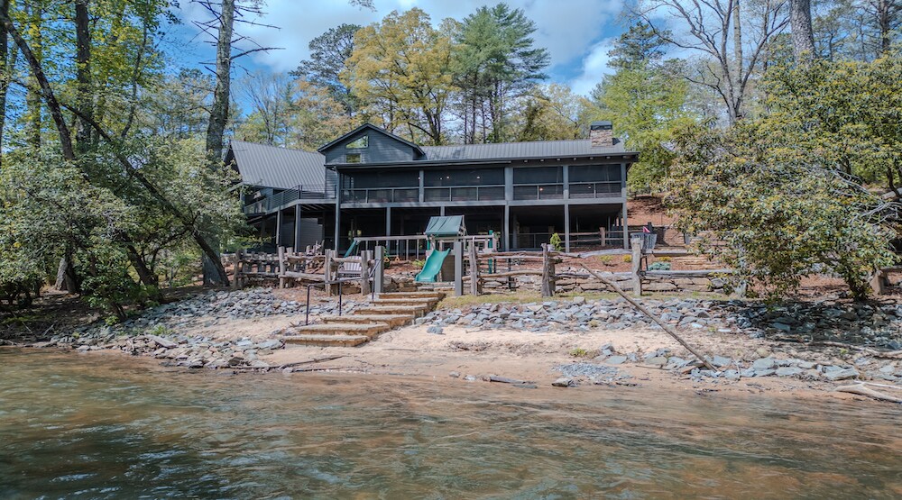 Property Image 2 - Big River Family Retreat - Luxury Creekside Getaway | Outdoor Kitchen & Pavillion | Screened in Porch