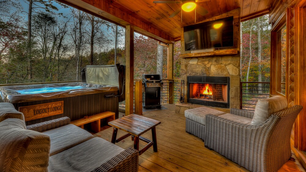 Property Image 2 - Log-Off Lodge - Pet Friendly | Outdoor Fireplace | Hot Tub