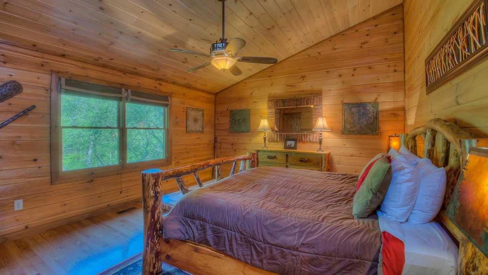 Riverwalk- to Toccoa River | Screened porch| Pet Friendly