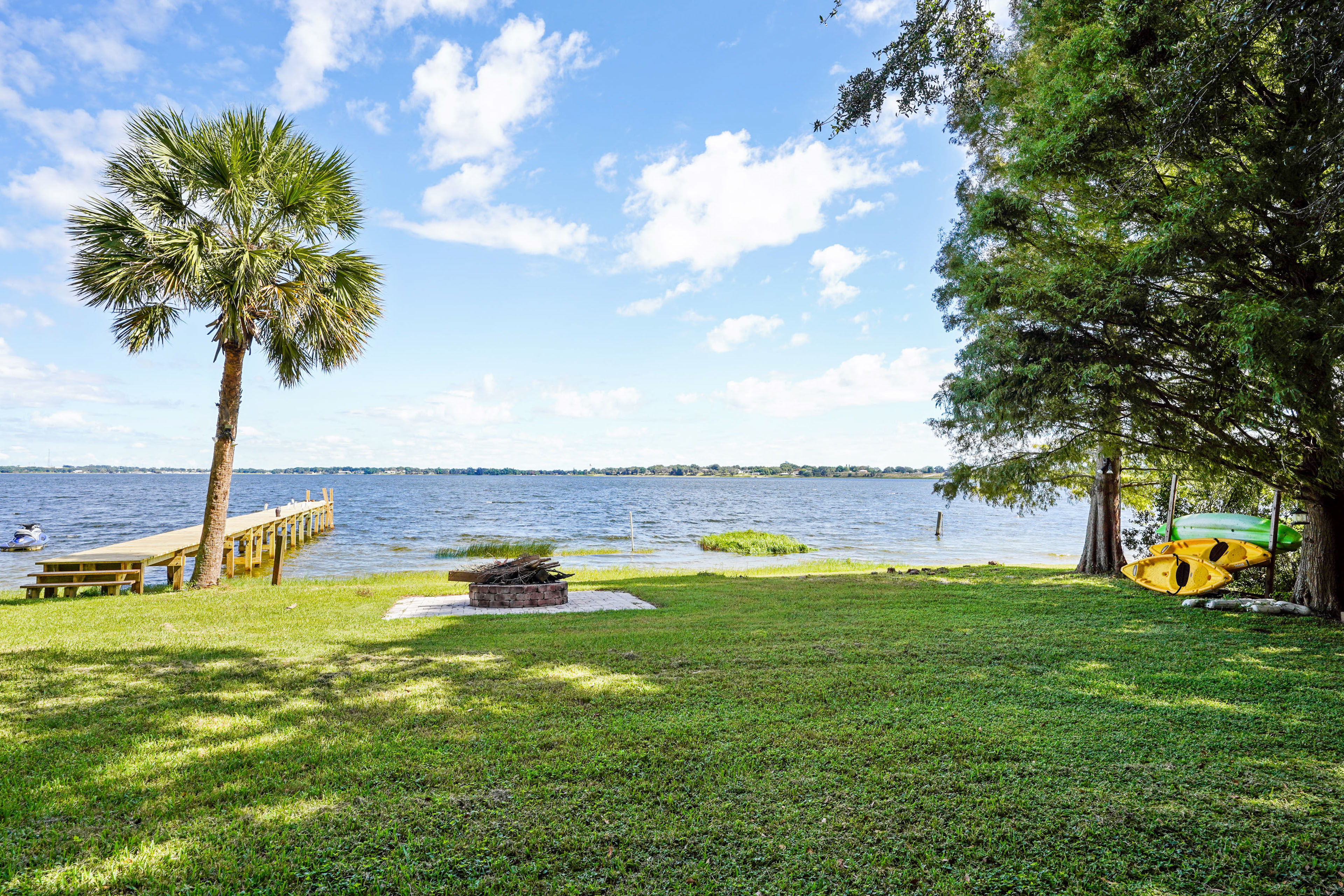 Property Image 2 - Lakefront Home w/ Screened Porches in Frostproof!