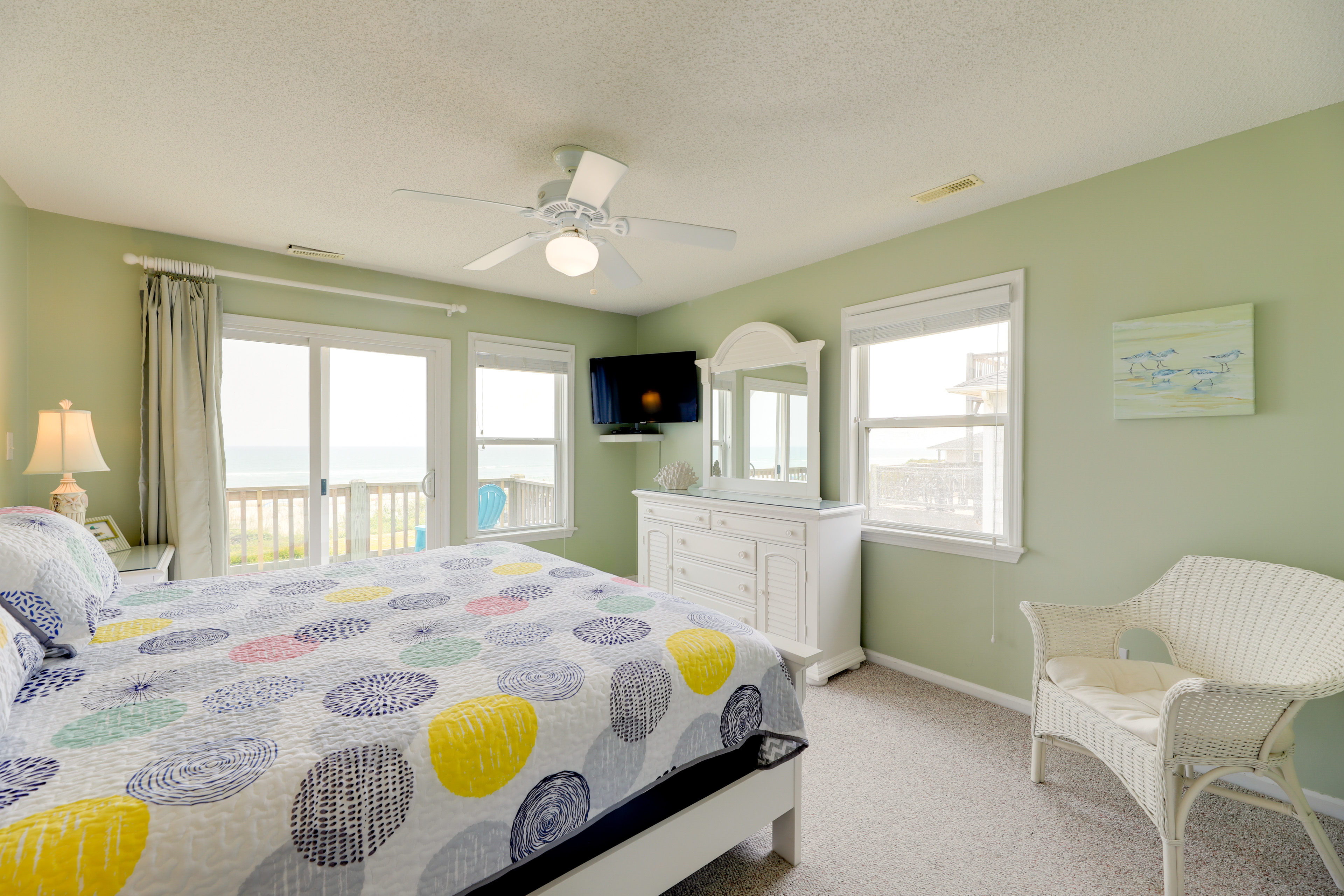 Oceanfront Emerald Isle Escape w/ Private Hot Tub!