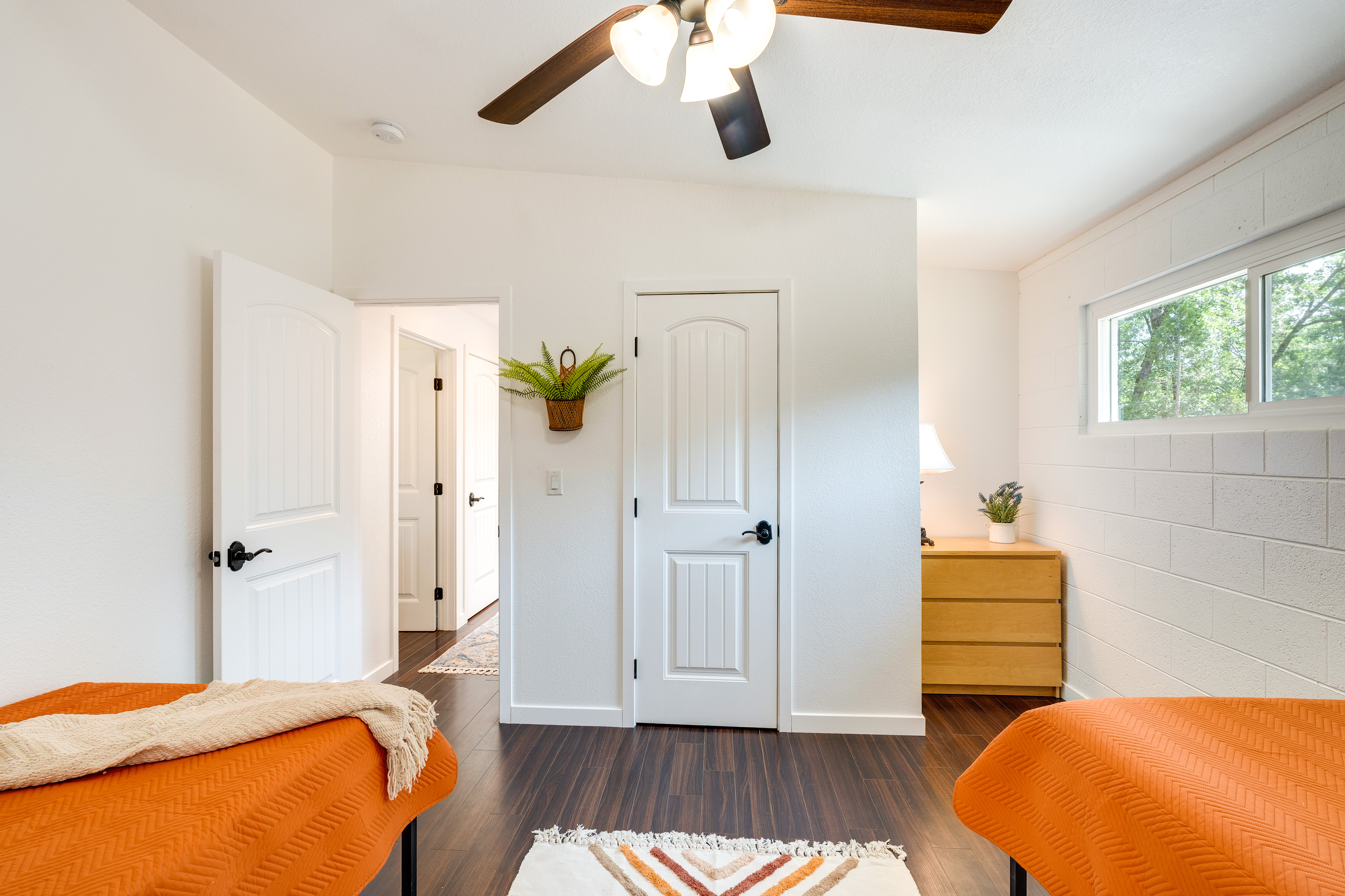 Modern Meadow Vista Vacation Home w/ Spacious Deck