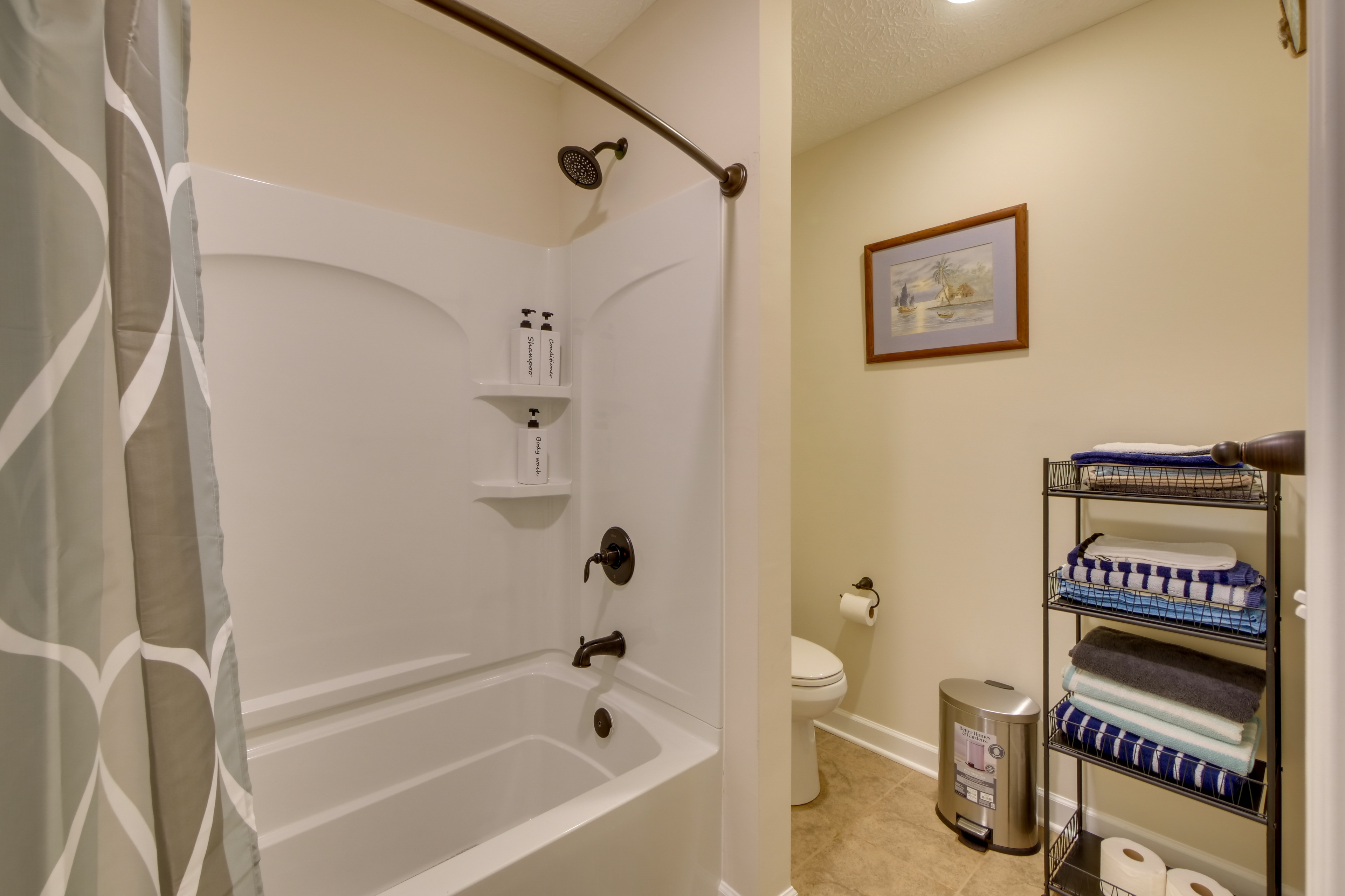 Hot Tub, Lake Access, & Dock: Port Clinton Retreat