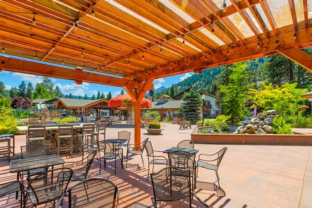 Adventurer's escape at Icicle Village w pool and hot tub