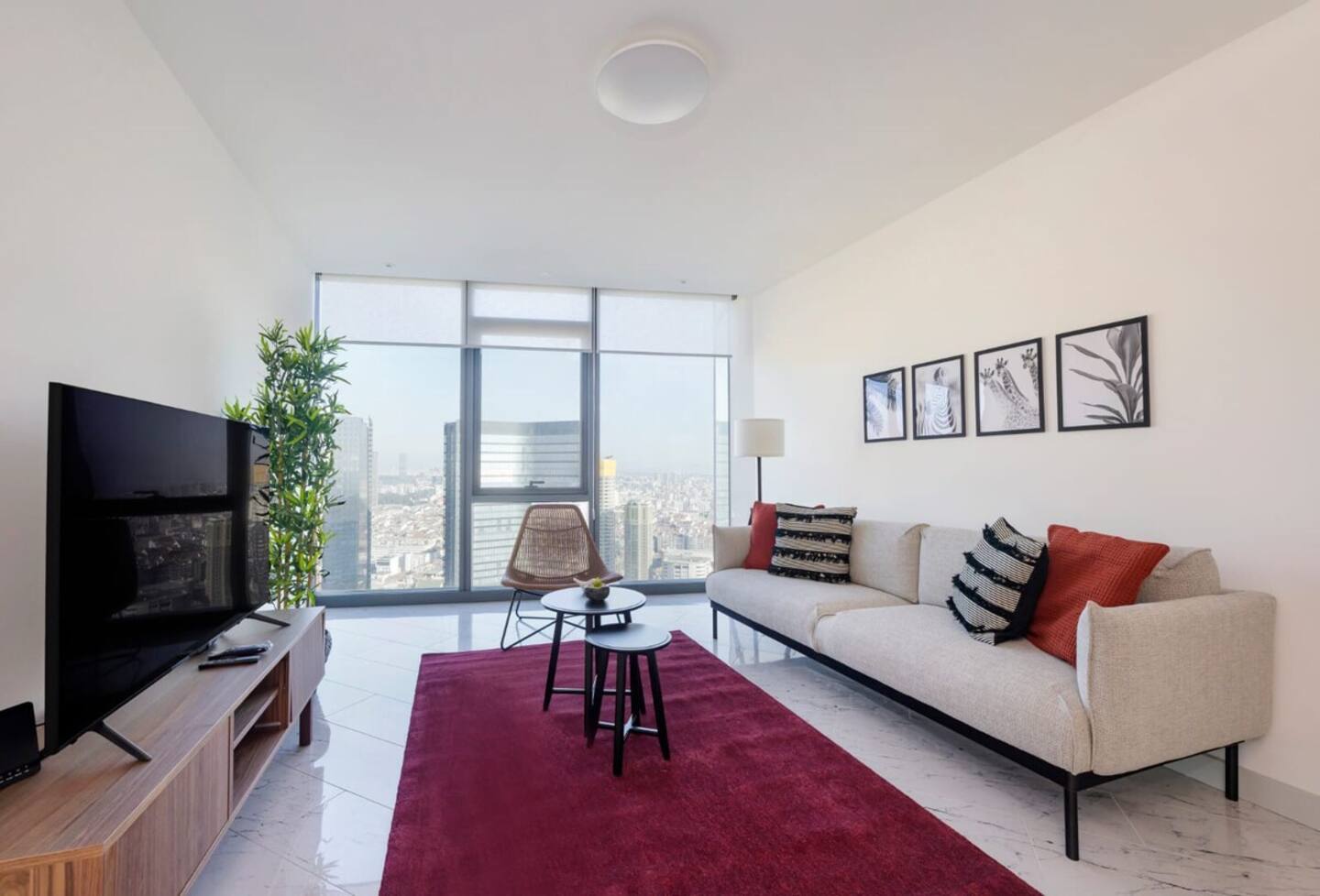 Gorgeous Corner Deluxe 1BD Condo/Pool+Views! #133