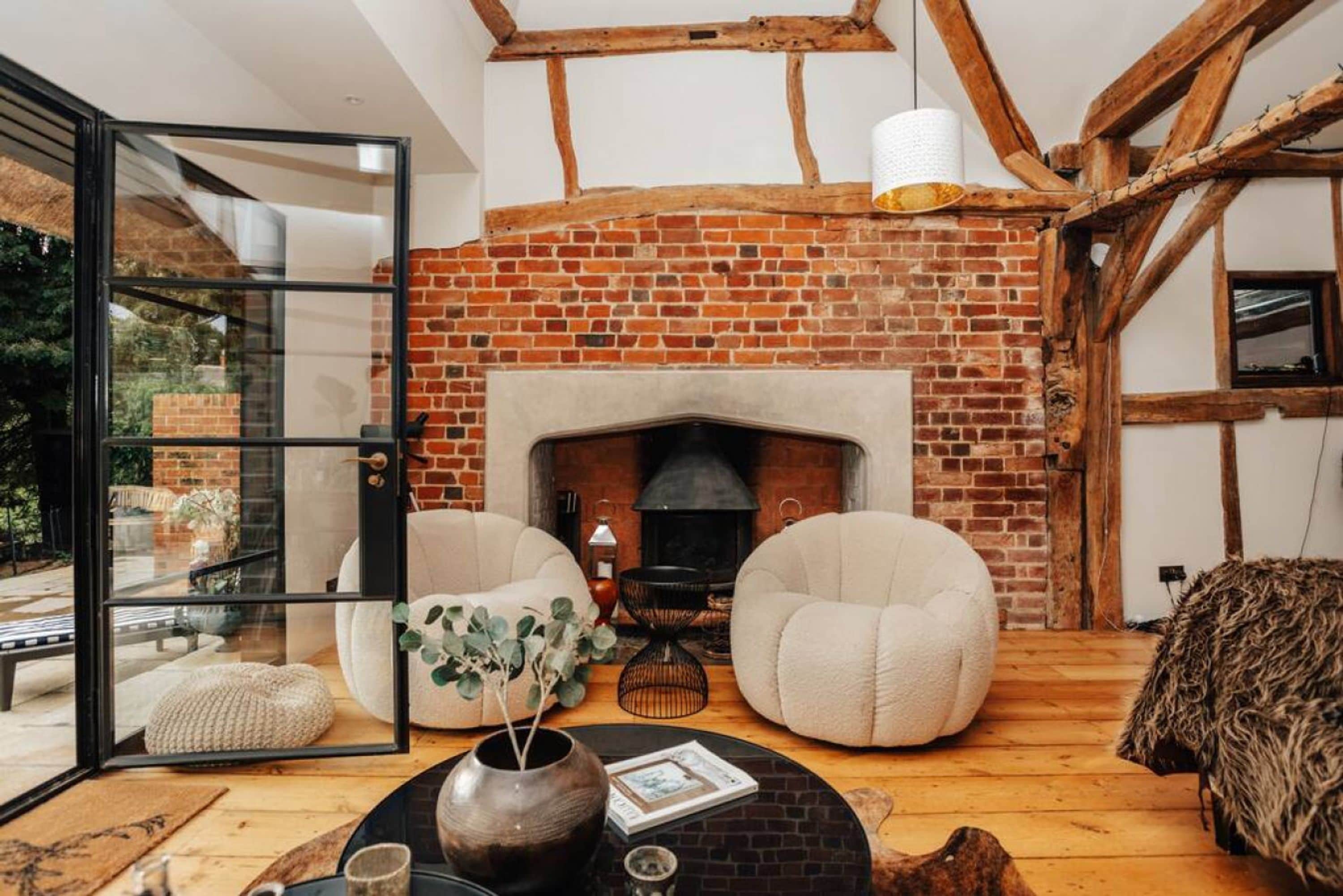 The Lakeside Viewing Gallery - From   900 Per Night