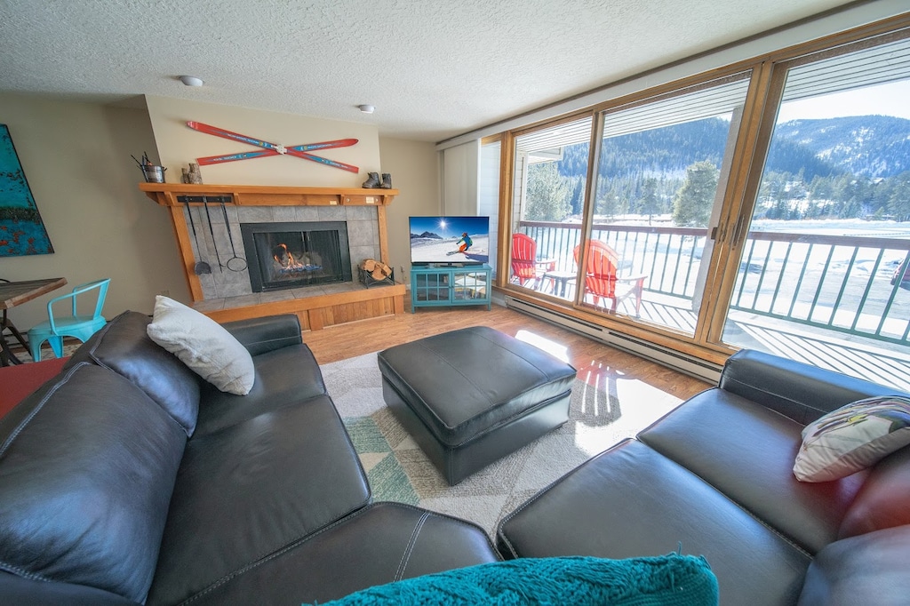 Stylish vacation condo at Lenawee #winter