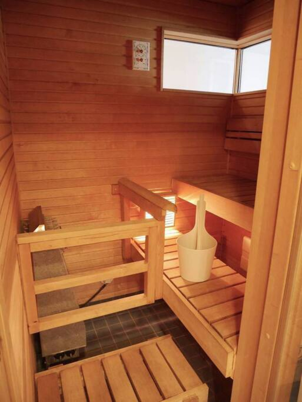 Enjoy luxurious 76m2+sauna stay in Kamppi Center