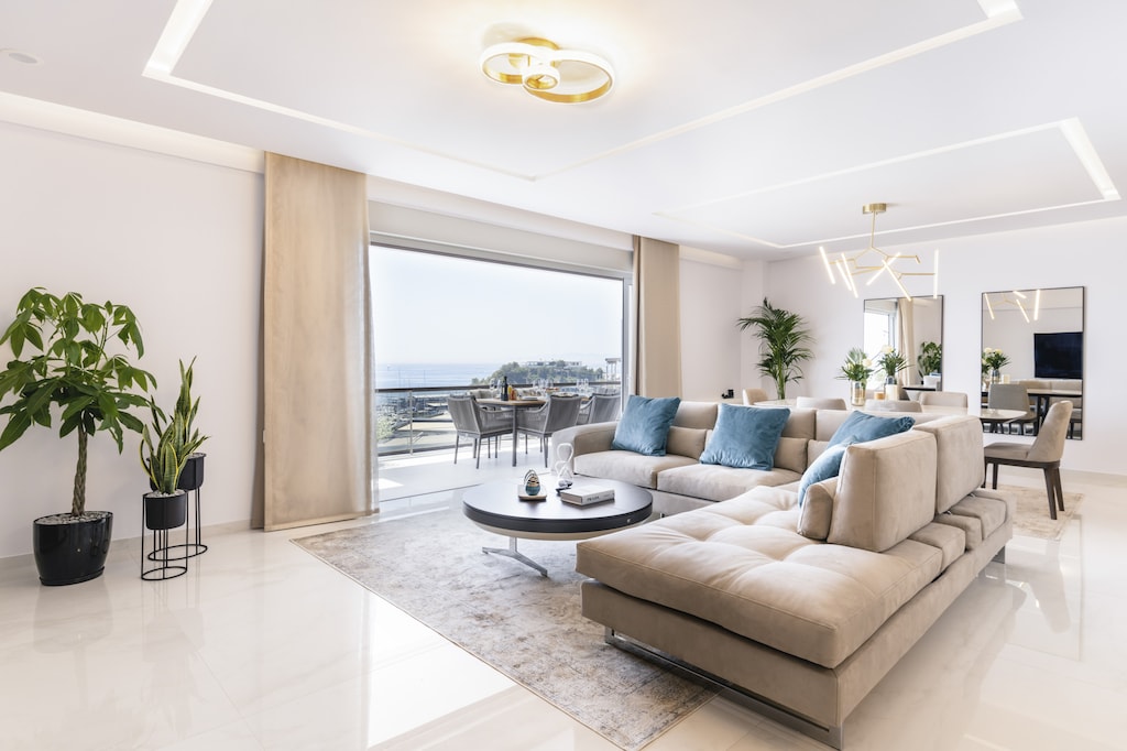 Uninterrupted views, slide open the large windows