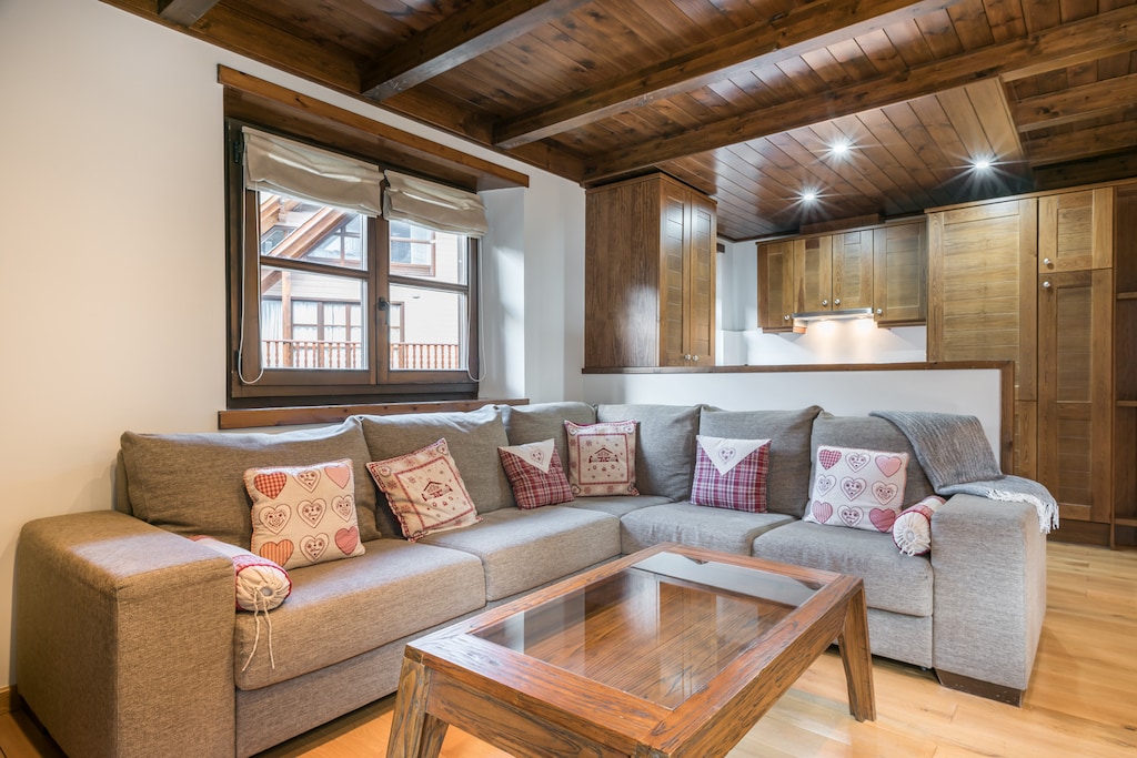 Tulmas by Totiaran is an apartment with 2 bedrooms and 2 bathrooms ideal for 6 people. Located in Val de Ruda at the foot of the slopes.