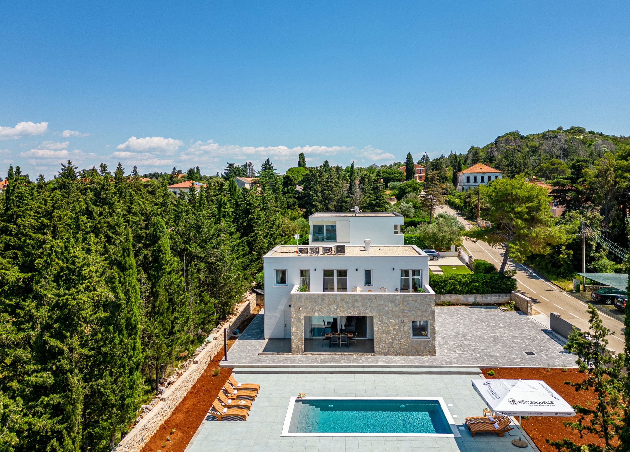 Property Image 1 - Villa Molaris