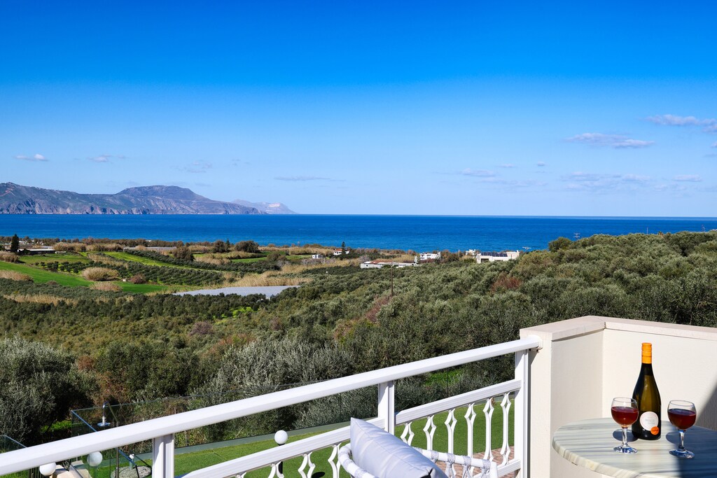 Outstanding SeaViews.  
