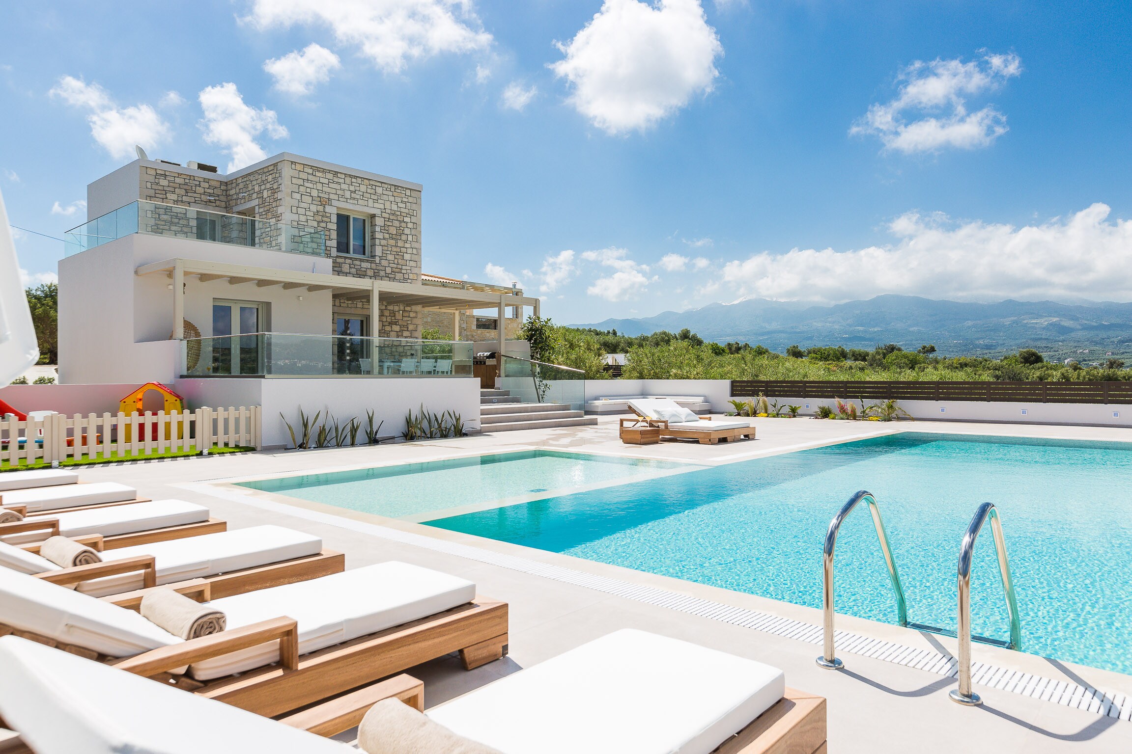 Contemporary and idyllic, romantic & bright, Rosmerta Villa is a haven of harmony