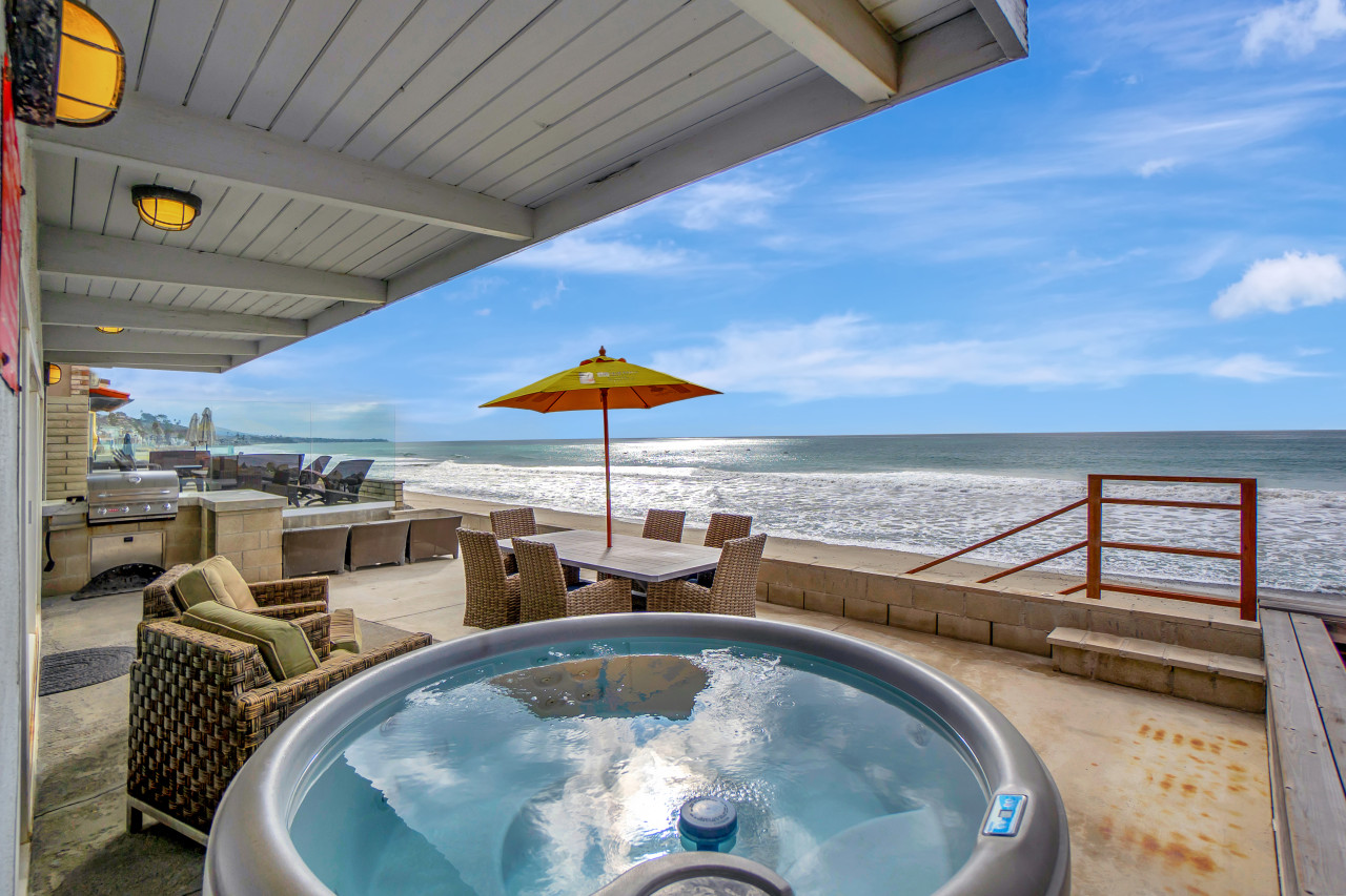 ON THE SAND!! Private Beach! OCEAN FRONT HOT TUB!! - Home Rental in ...