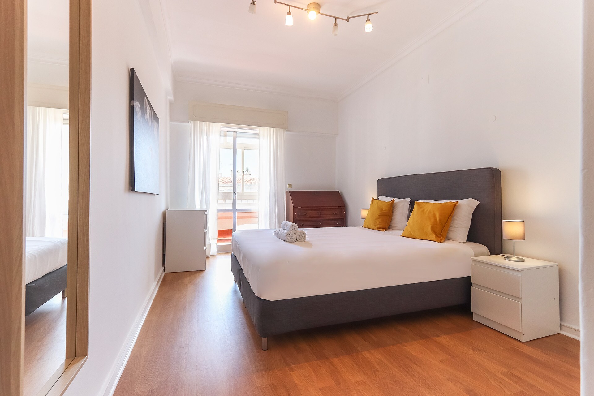 Property Image 1 - Bright Apartment with balcony Property Image 1 - Bright Apartment with balcony