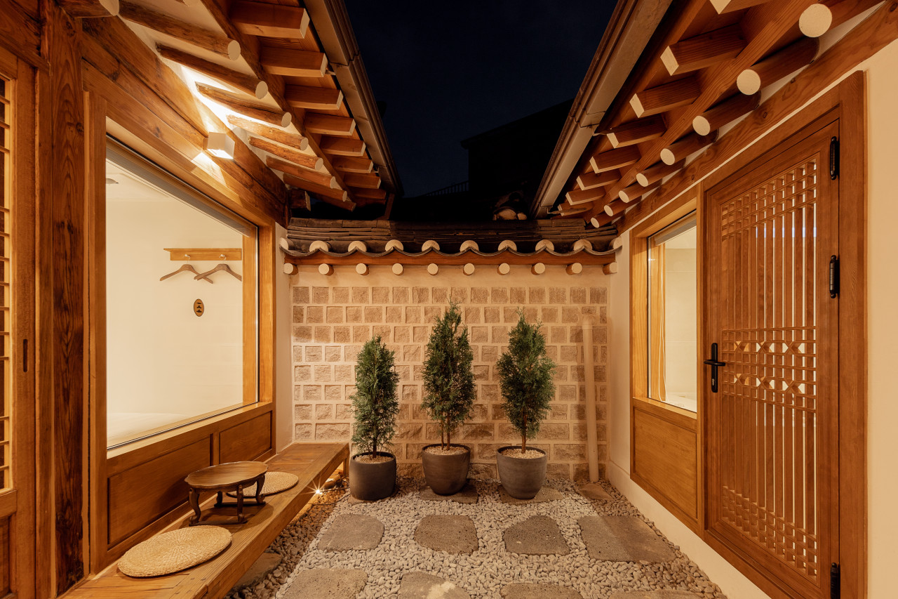 Property Image 2 - LUXURY HANOK WITH PRIVATE BATHTUB - SW12