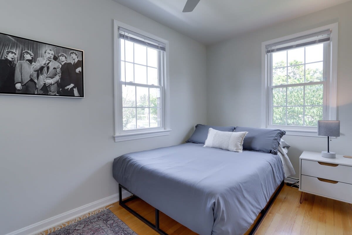 Riverdale Home 3 BR | Sleeps 6