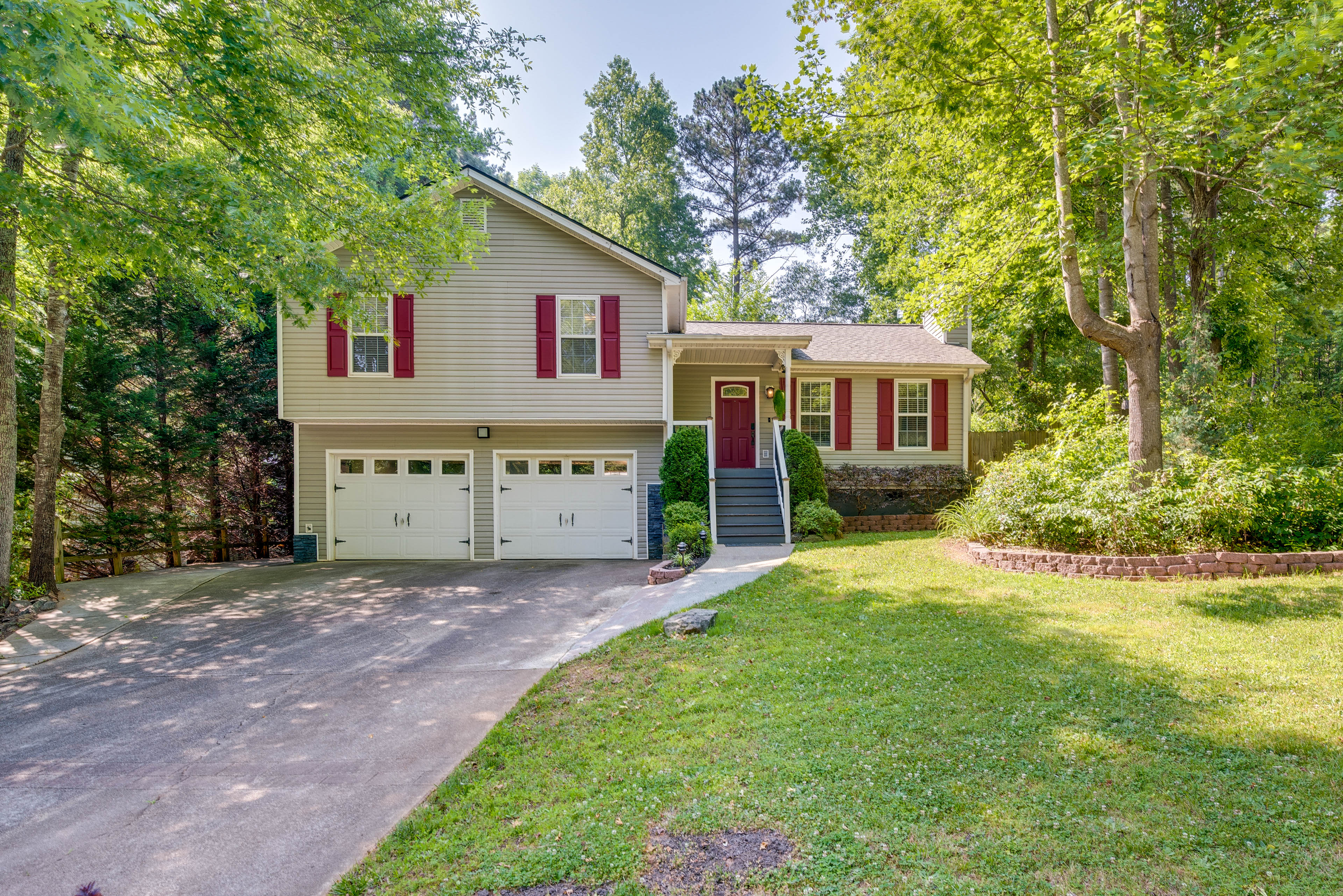 Property Image 1 - Charming Temple Home: Sunroom & Private Backyard!