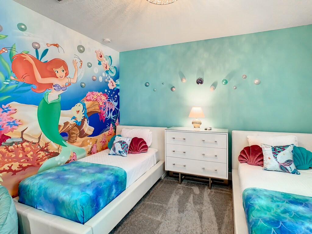 Little Mermaid room: Twin-sized beds
