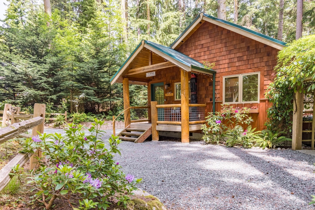 Welcome to The Cottage at Herons Roost!