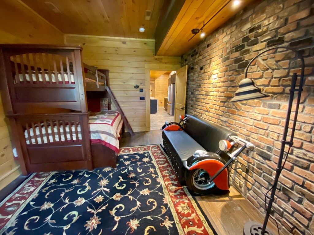 Bliss Mountain Lodge at Leatherwood Mountains