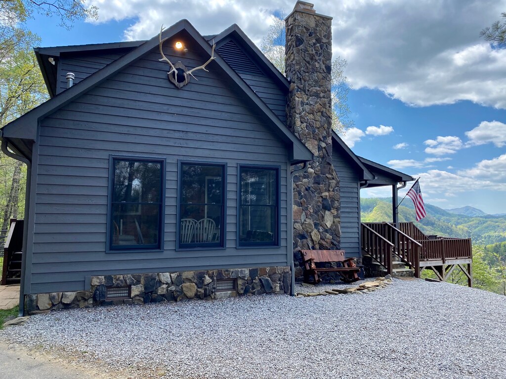Hold Your Horses at Leatherwood Mountains