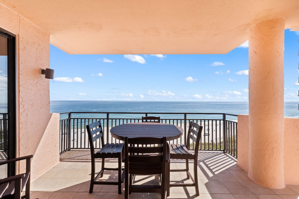 Private Beachfront Balcony