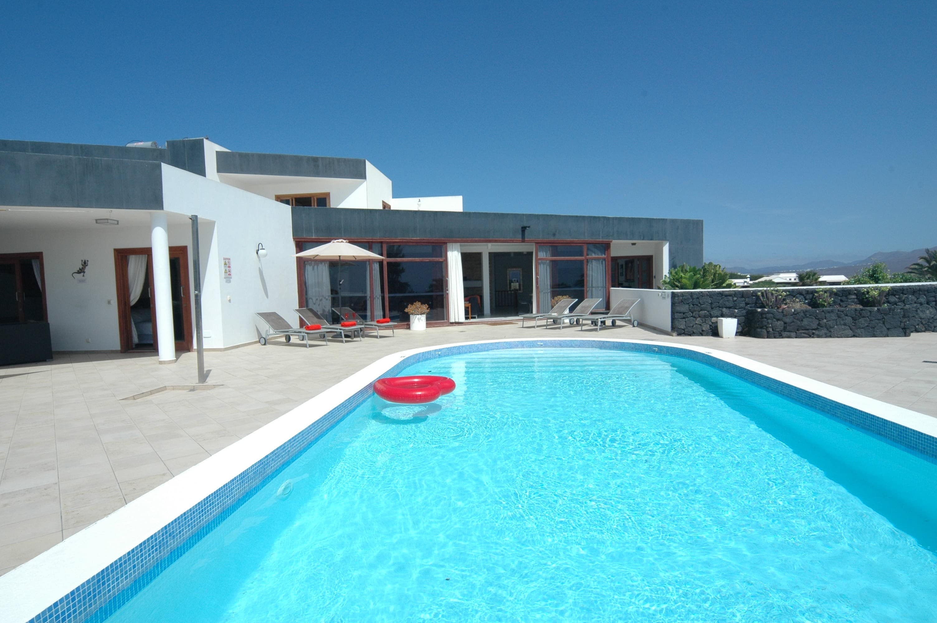 Villa Montana Baja - A Stunning 7 Bedroom Villa - Perfect For Large Families And Friends