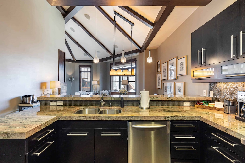 9001 Northstar Dr Unit 508-print-014-018-Interior-4200x2800-300dpi